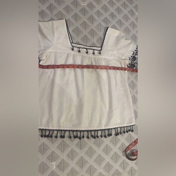 Twist cottage core White Blouse with Black Trim embroidered size 10 - Picture 9 of 9